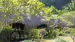 Hyggelige bungalows i den frodige natur på Hotel Hibiscus på Moorea