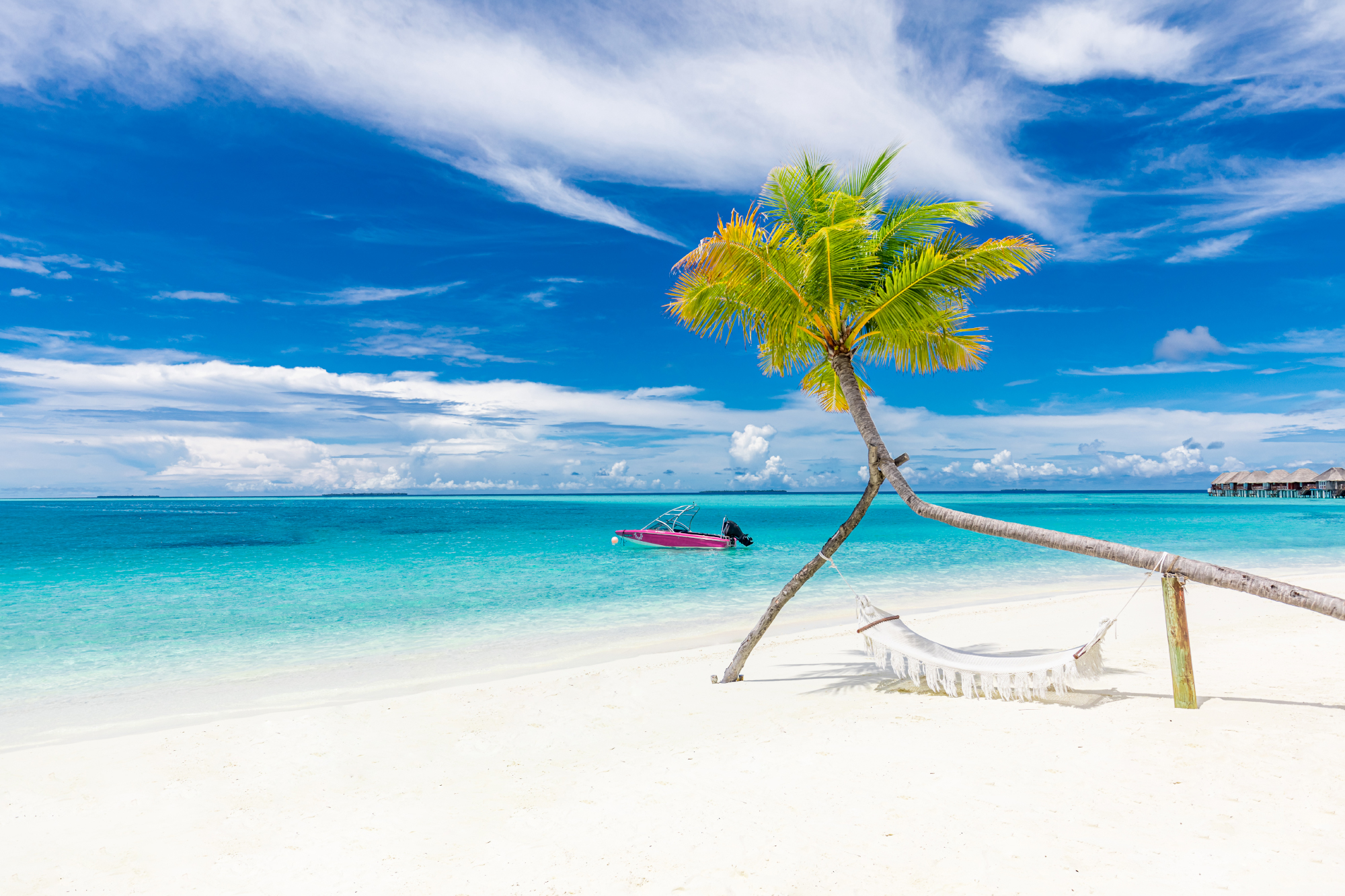 Rejser til Maldiverne byder på skønne strande og azurblåt hav.
