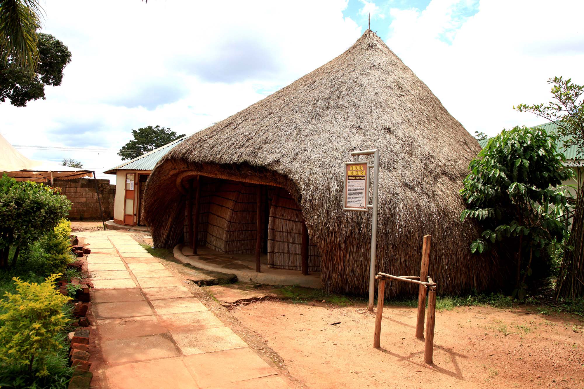 De spirituelle gravsteder, Tombs of Buganda Kings at Kasubi.
