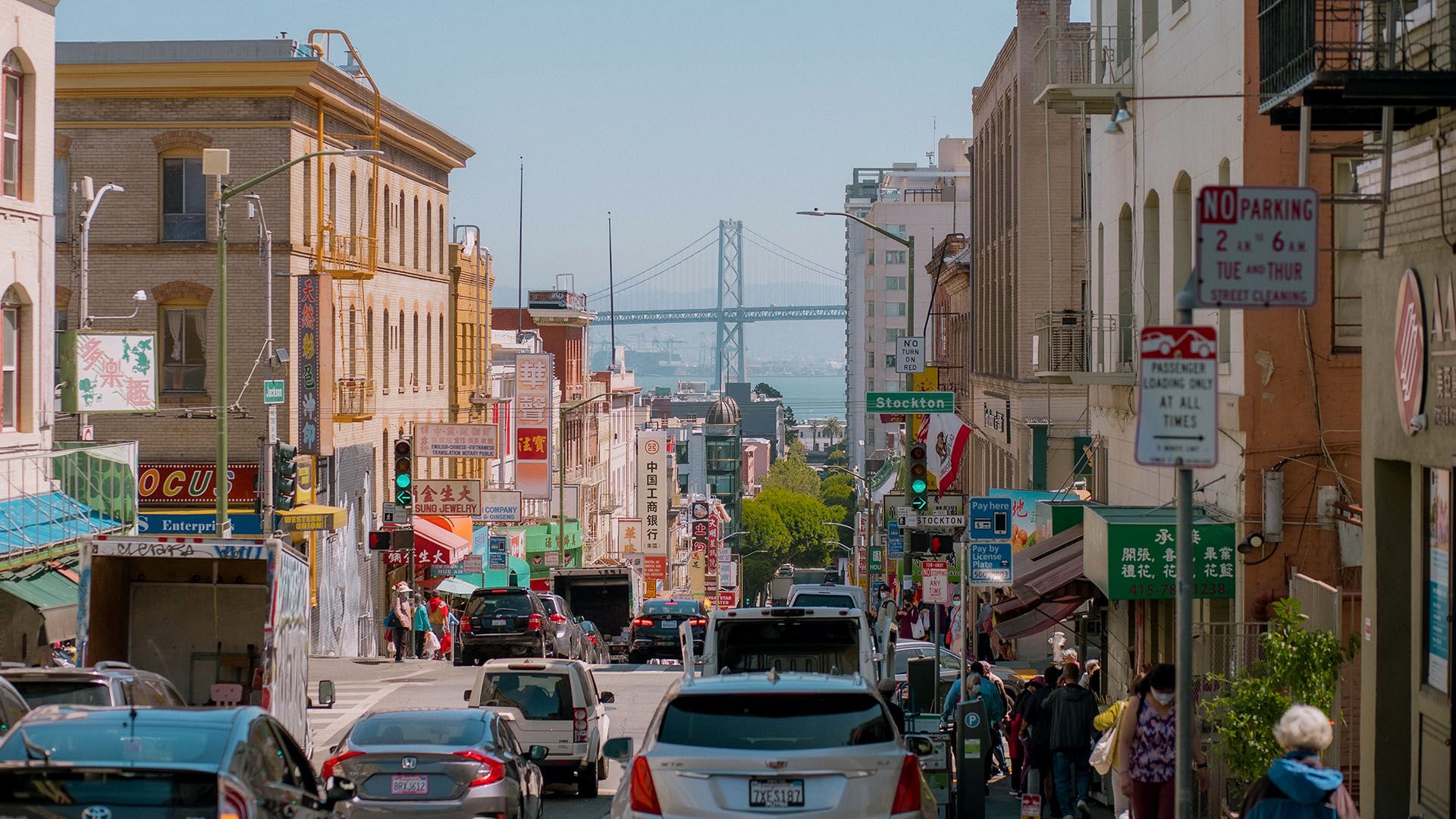 Bil er et godt valg, hvis du både vil besøge storbyer og nationalparker på rundrejsen