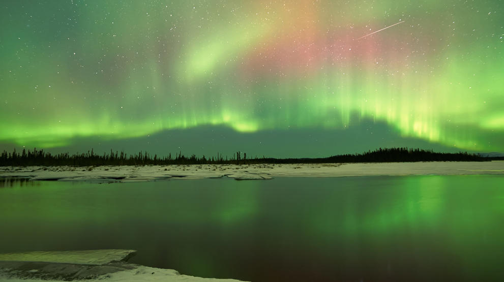 Du kan være heldig at opleve spektakulært nordlys når du rejser i Alaska