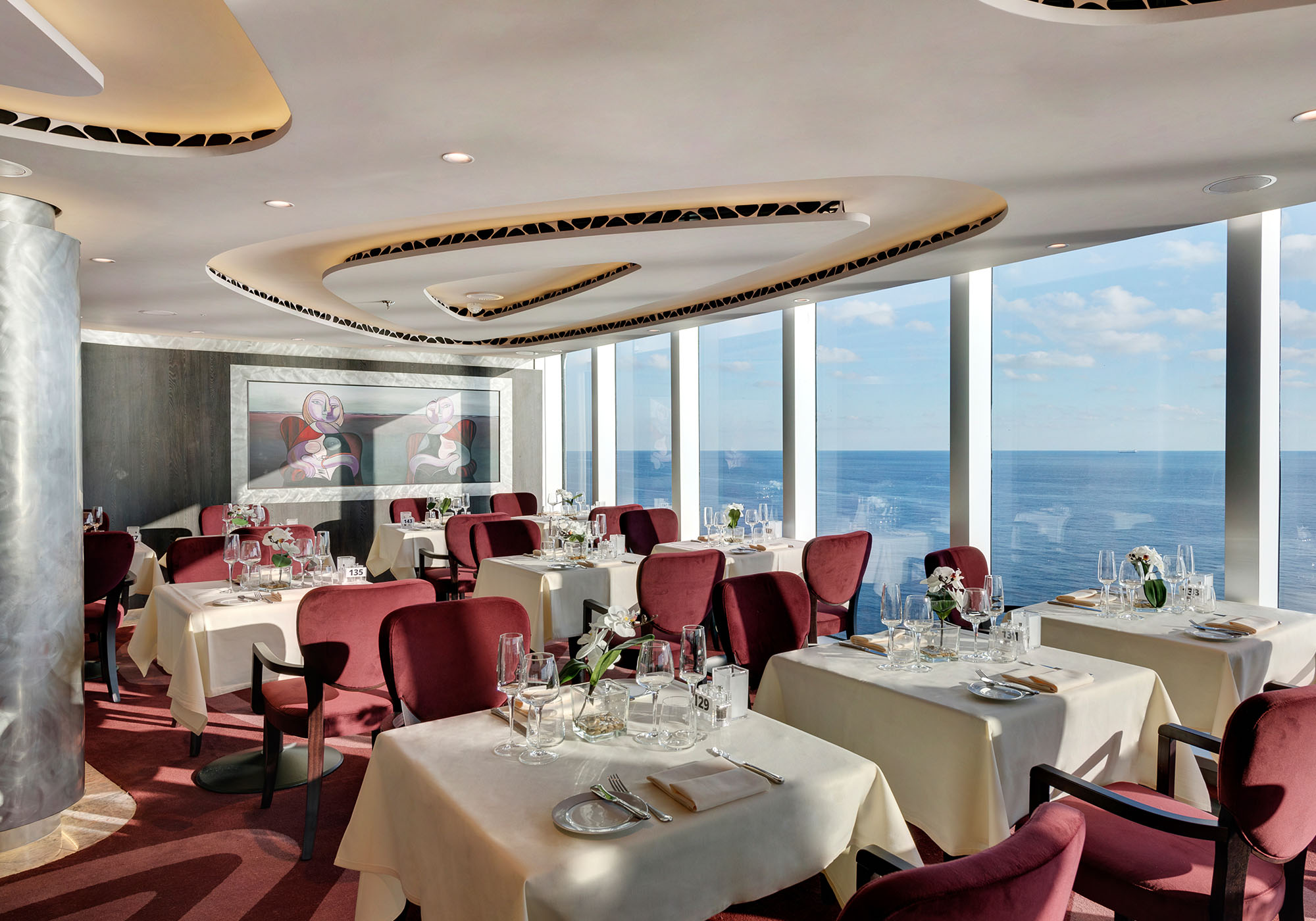 Der er også en dedikeret restaurant for Yacht Club-gæster ombord på MSC Seaside