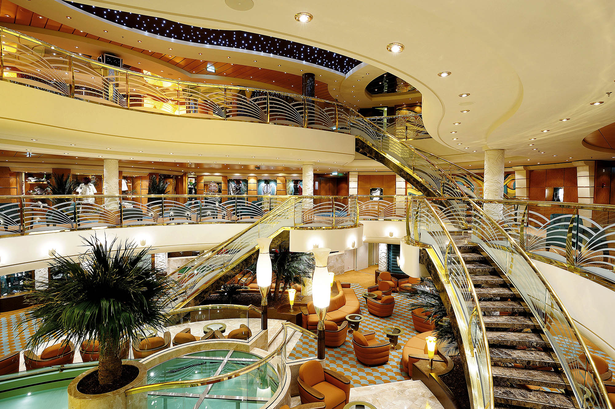 Lobby på MSC Poesia