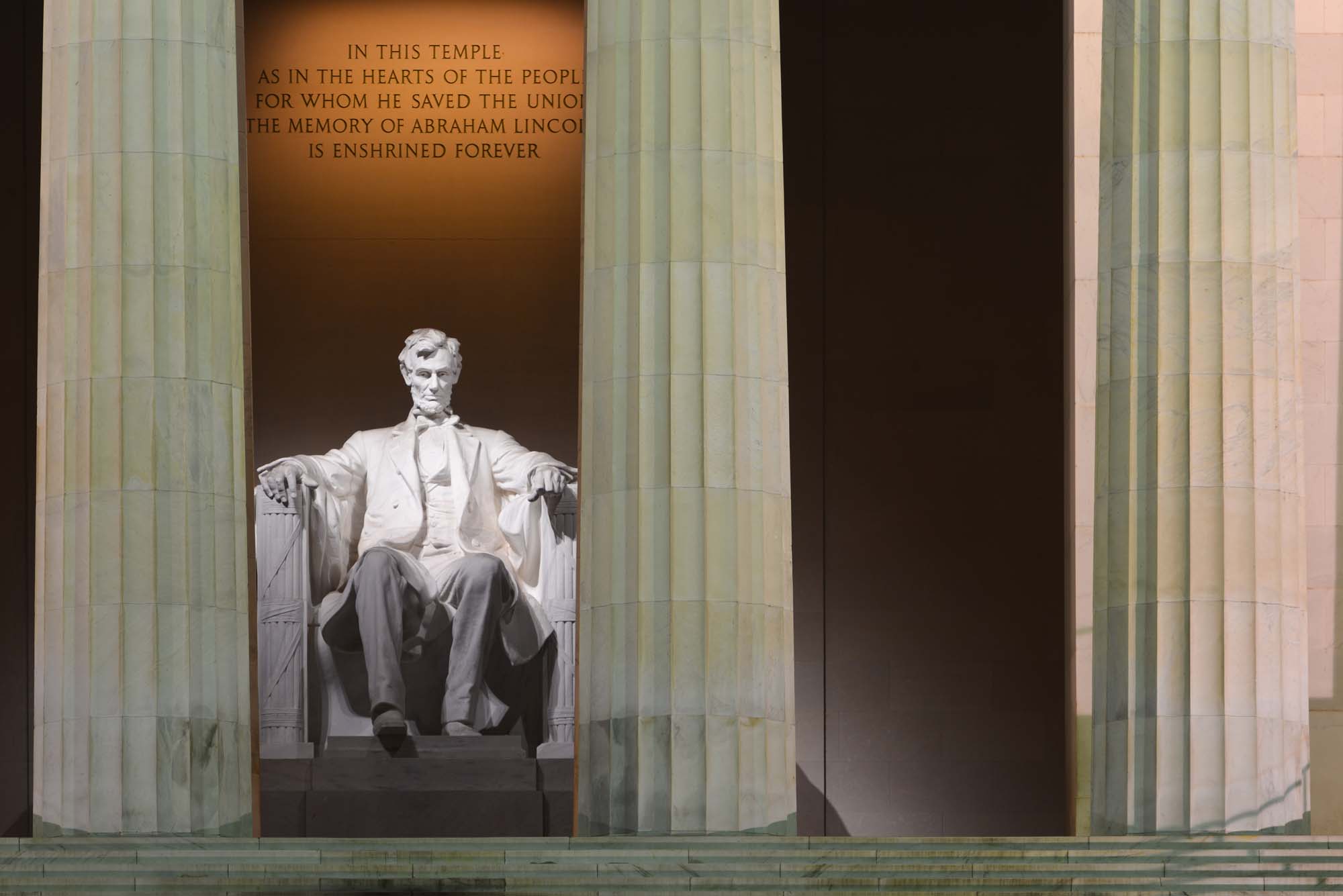 WashingtonDC-LincolnMemorial-shutterstock_224243950