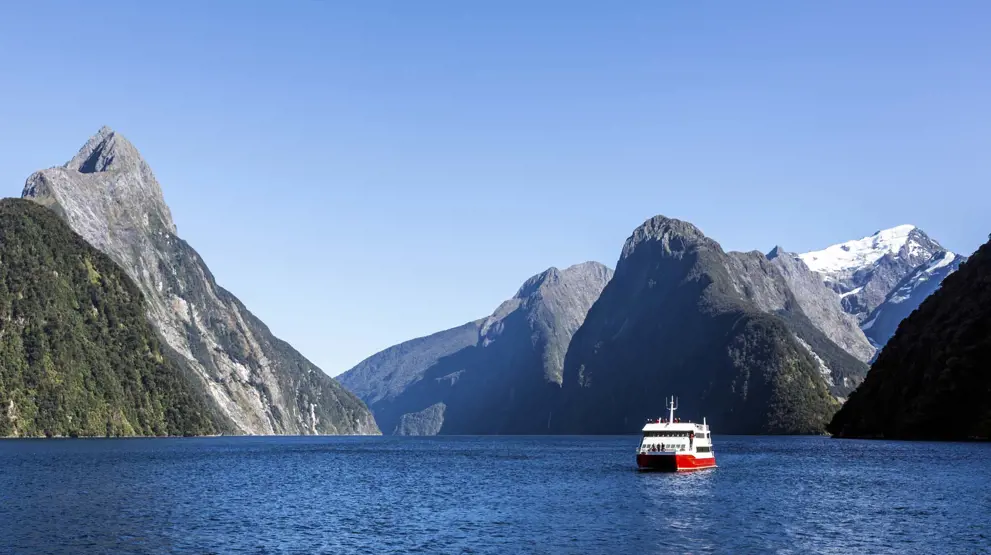 Oplev de smukke fjorde på en rejse til New Zealand
