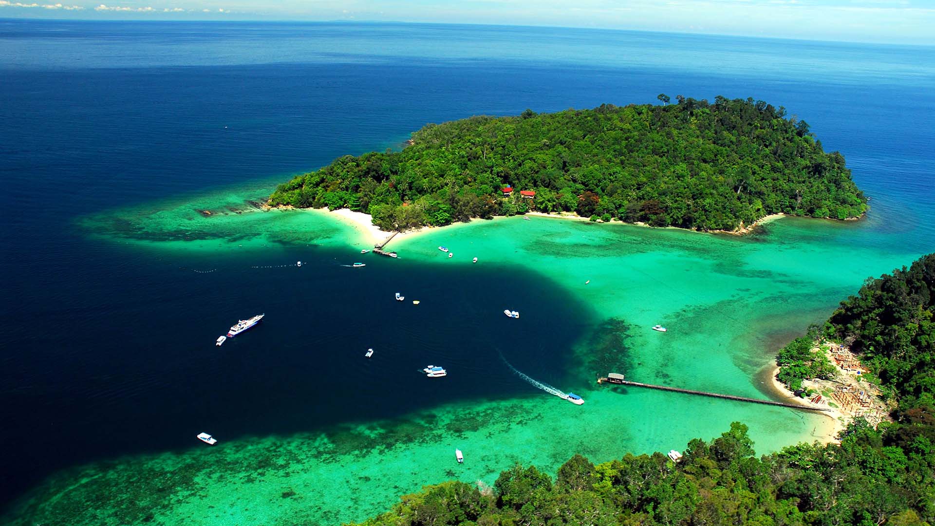 Nyd en skøn badeferie på en af paradisøerne, bl.a. Gaya Island.